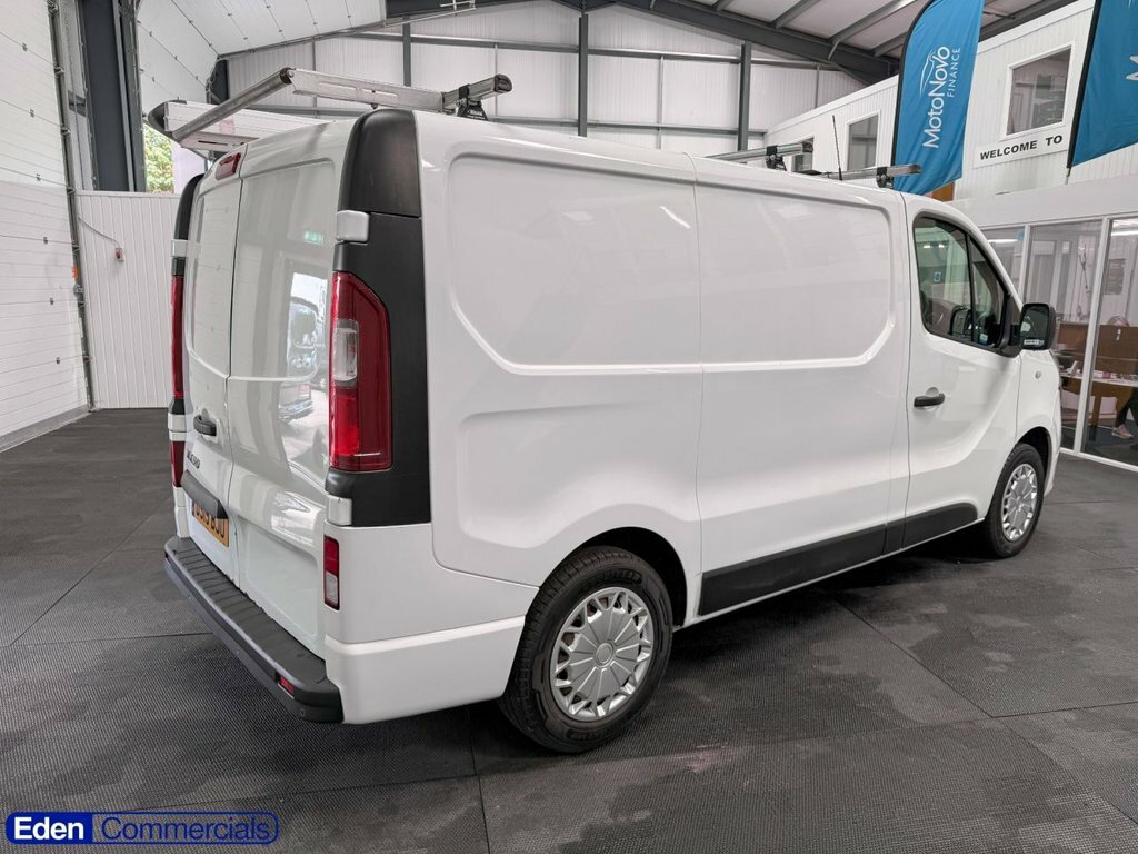Vauxhall Vivaro 1.6L Sportive White #4