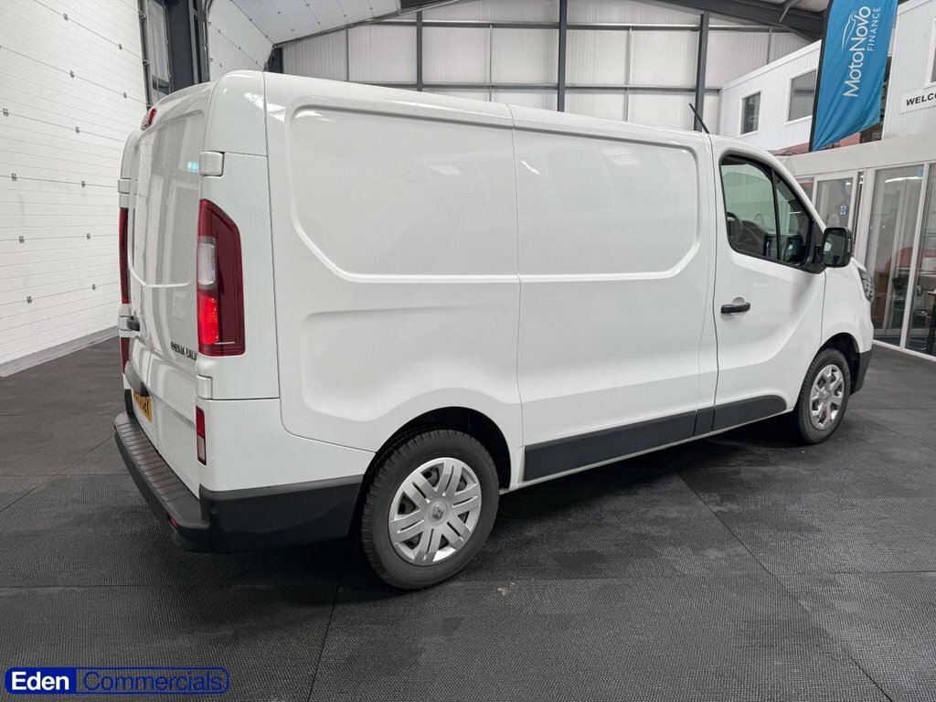 Renault Trafic 2L Business White #5