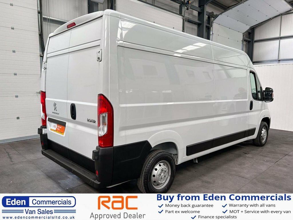 Peugeot Boxer 2.2L Professional Premium White #4