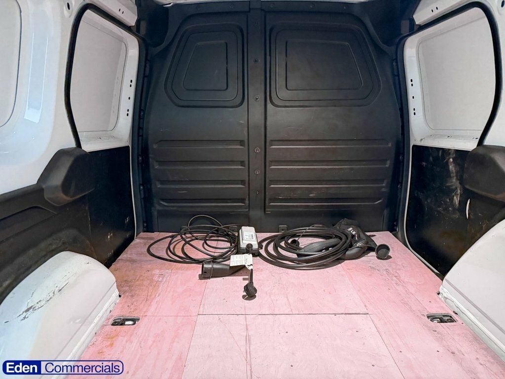 Nissan TOWNSTAR Mpv White #5