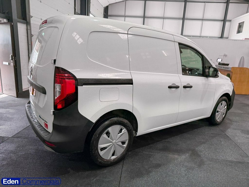 Nissan TOWNSTAR Mpv White #6