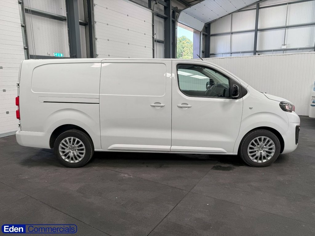 Peugeot Expert 1.5L Asphalt Premium 6Dr MT73CZV White #2