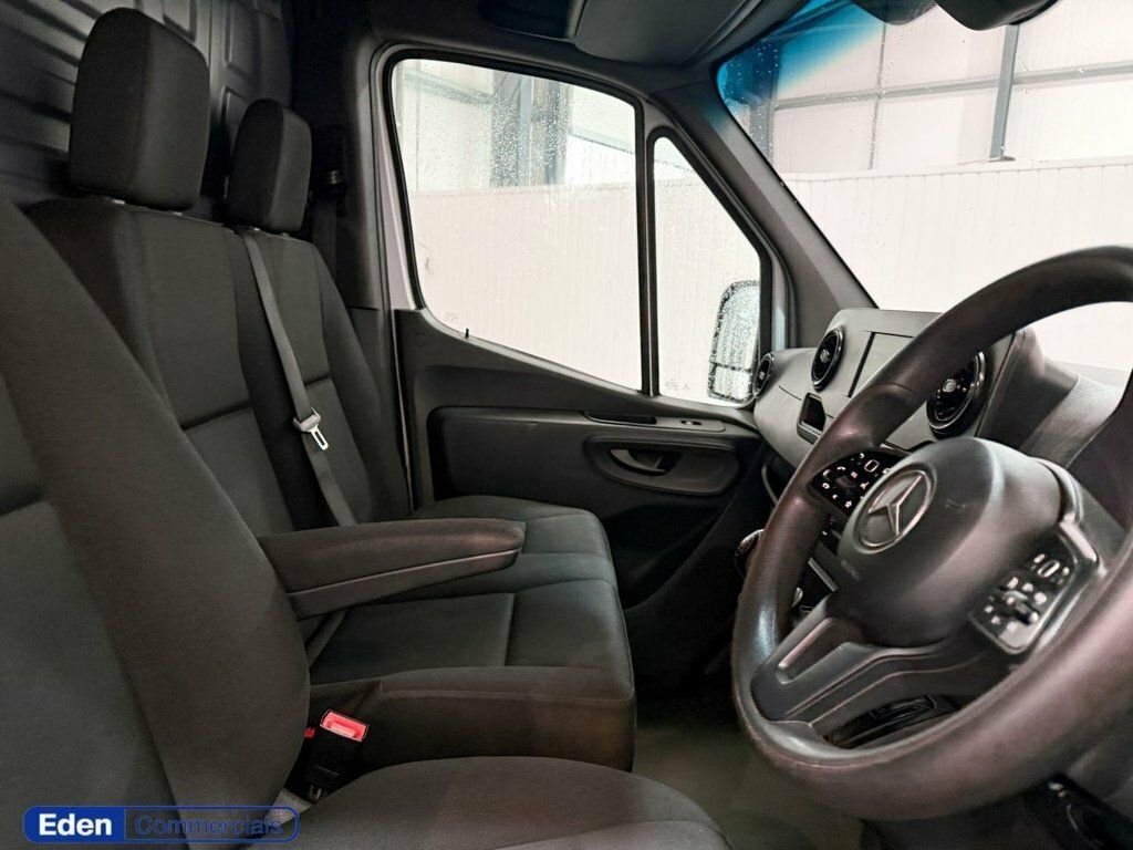 Mercedes-Benz Sprinter Mpv White #6