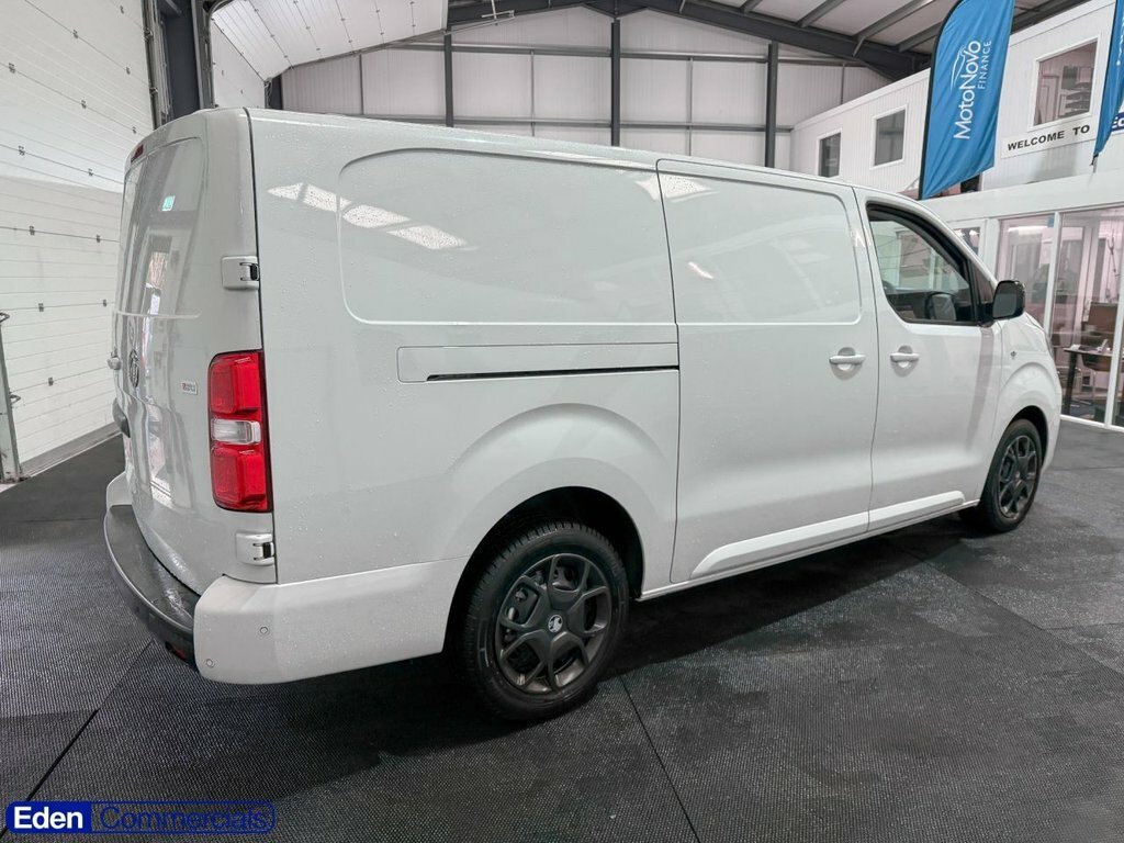 Vauxhall Vivaro 2L Pro 6Dr White #5