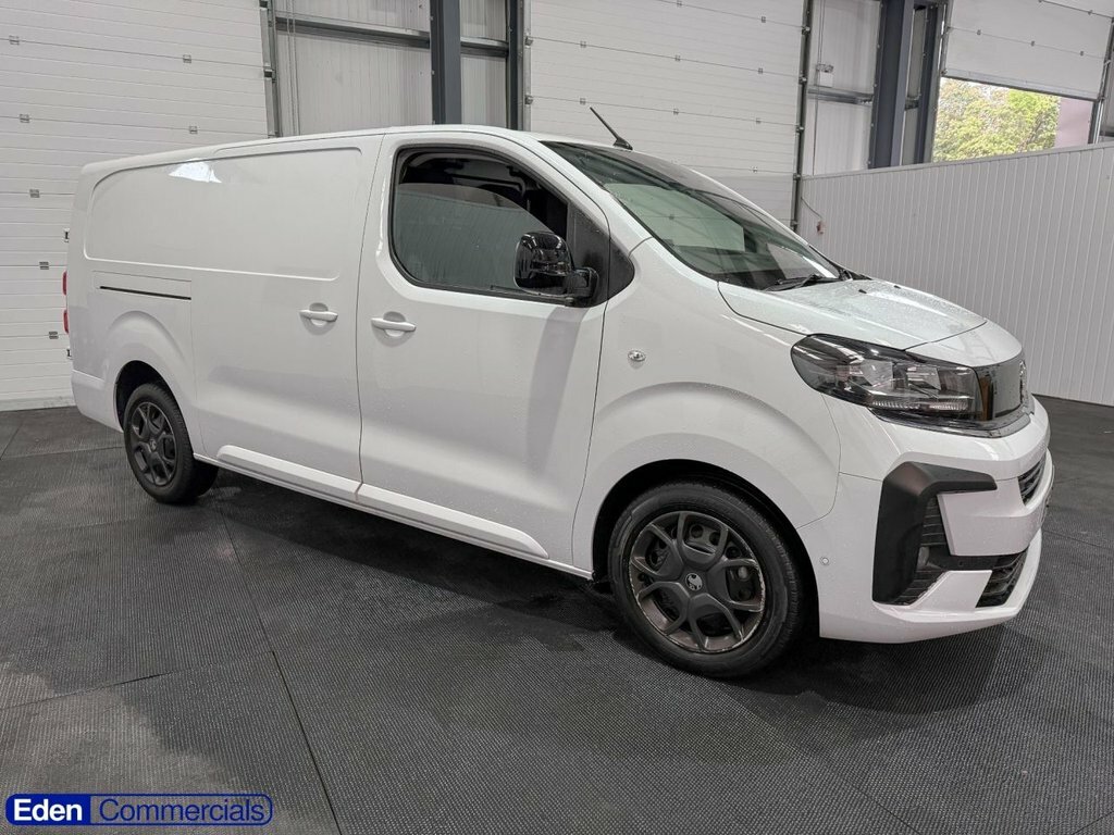 Vauxhall Vivaro 2L Pro 6Dr White