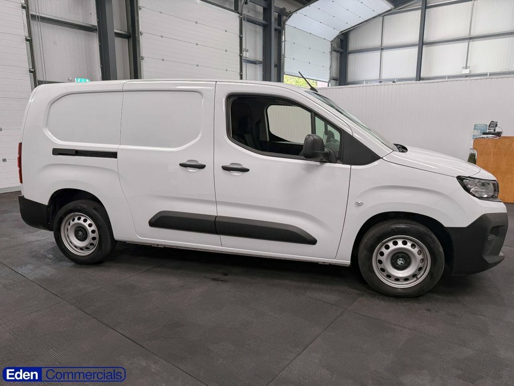 Vauxhall Combo 1.5L Prime 6Dr White #2
