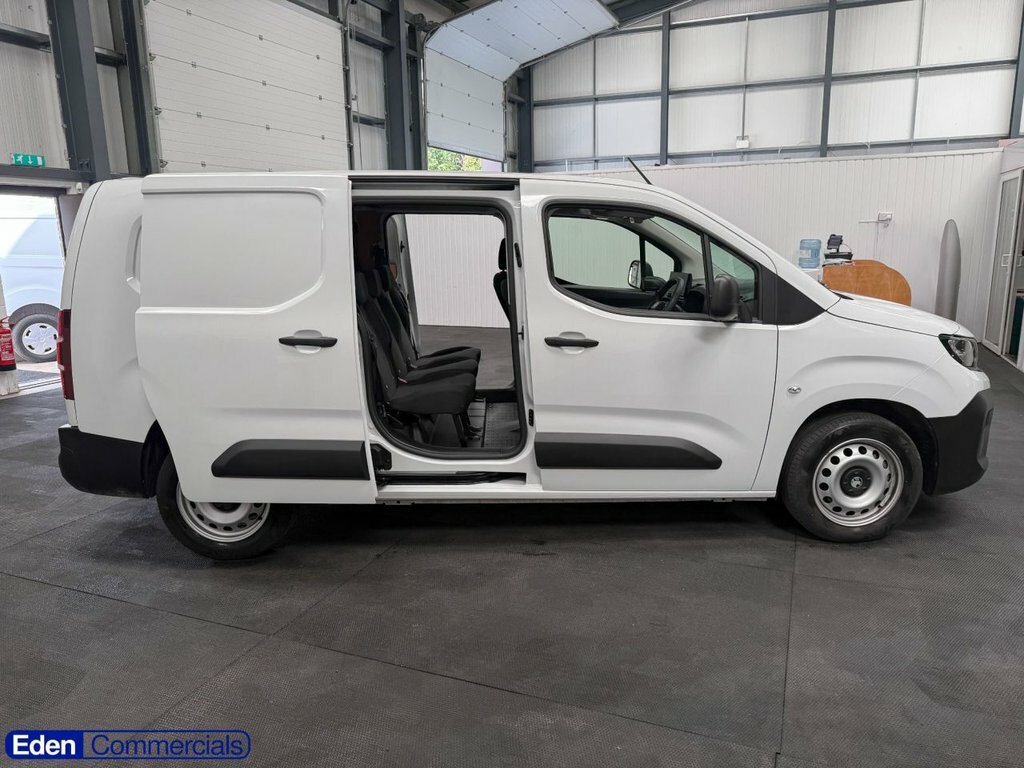 Vauxhall Combo 1.5L Turbo D 2300 Pro Panel Van Black #15