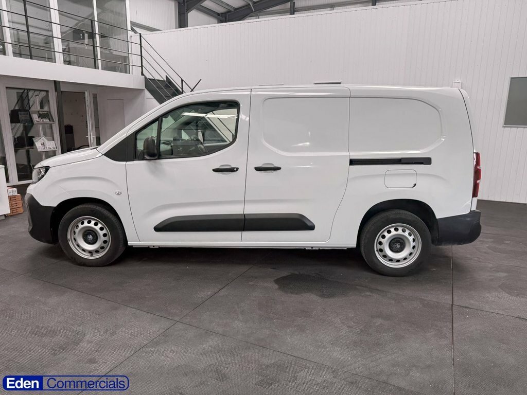 Vauxhall Combo 1.5L Turbo D 2300 Pro Panel Van Black #10