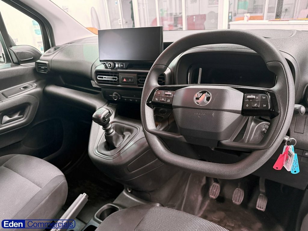 Vauxhall Combo 1.5L Prime 6Dr White #3