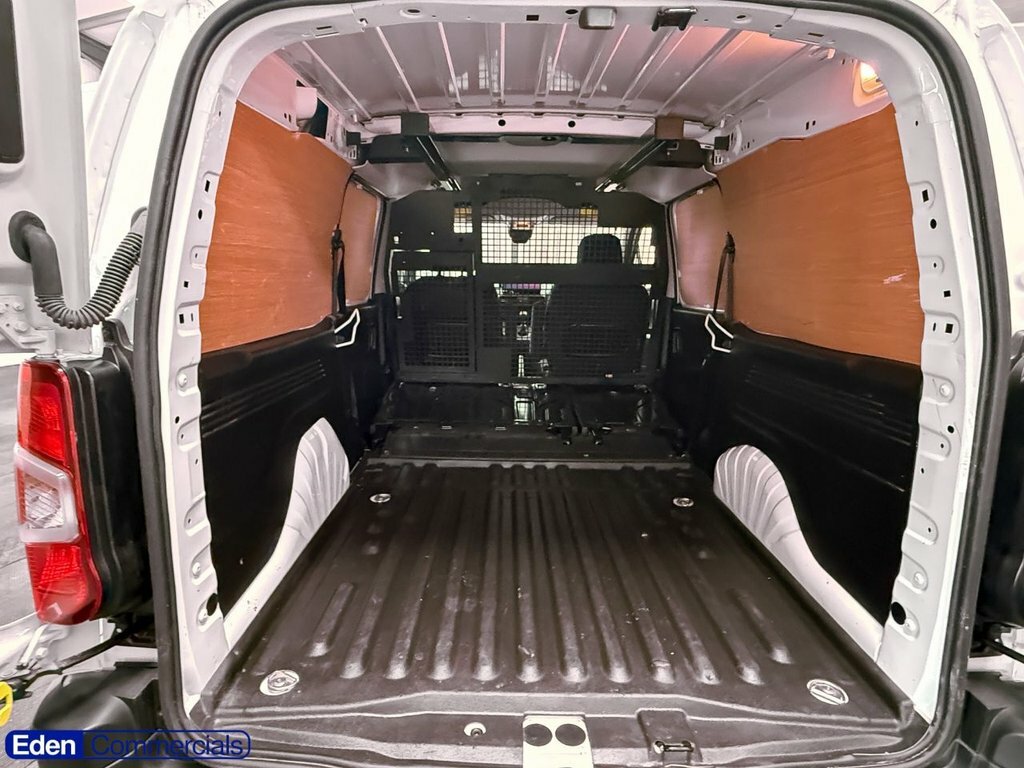 Vauxhall Combo 1.5L Prime 6Dr White #6