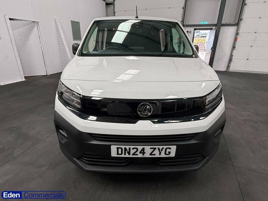 Vauxhall Combo 1.5L Turbo D 2300 Pro Panel Van Black #19