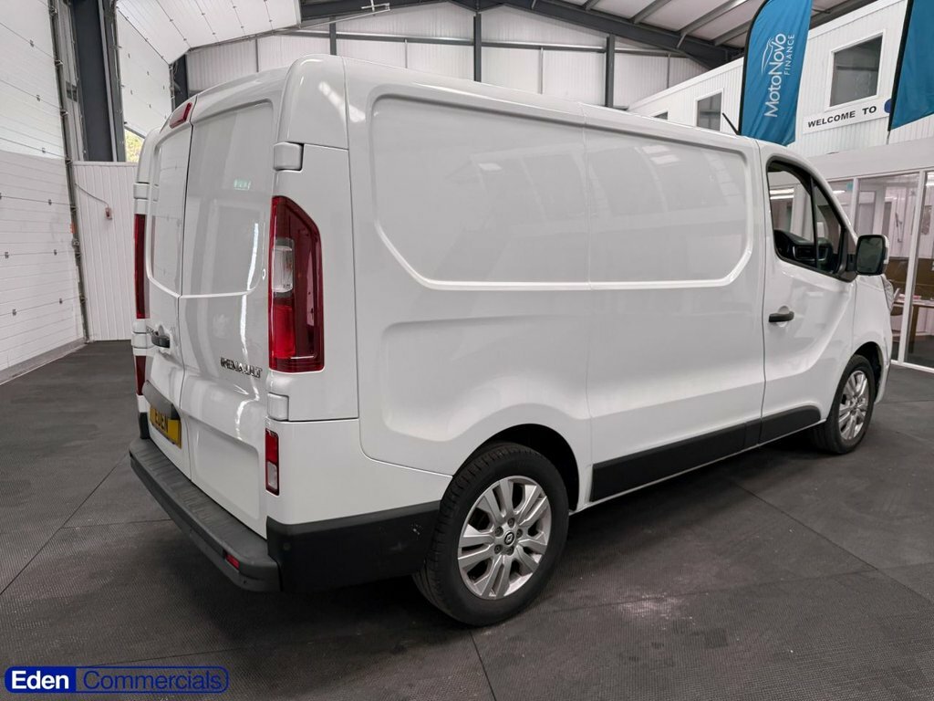 Renault Trafic 2L Extra White #4