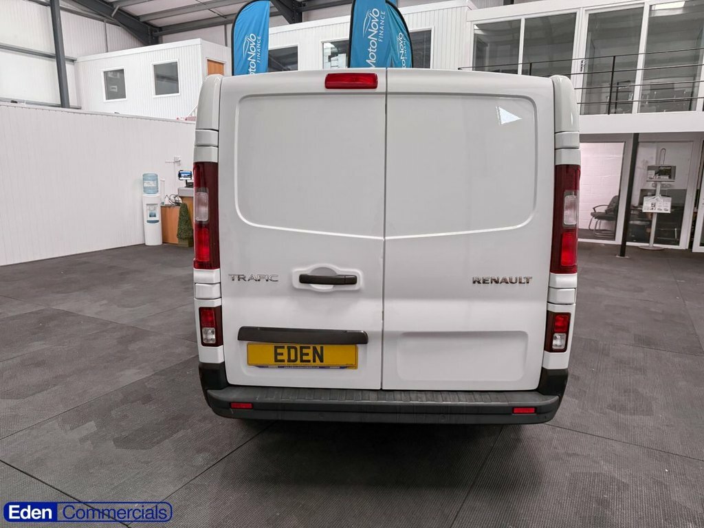 Renault Trafic 2L Extra White #5