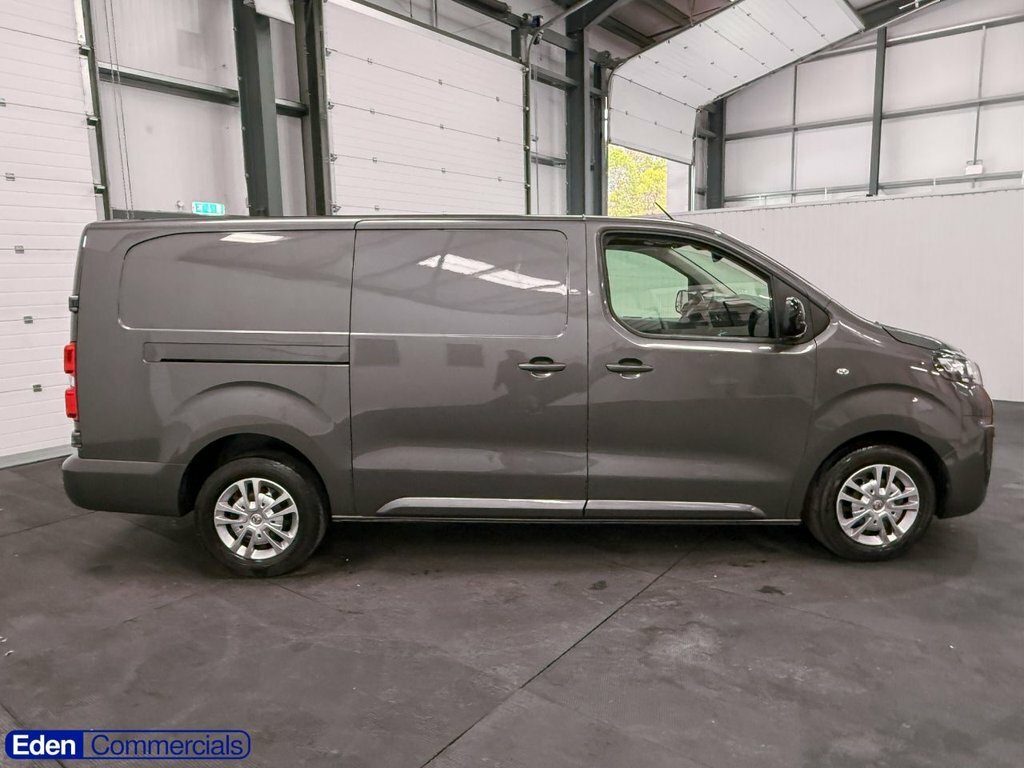 Vauxhall Vivaro 1.5L Sportive Grey #2