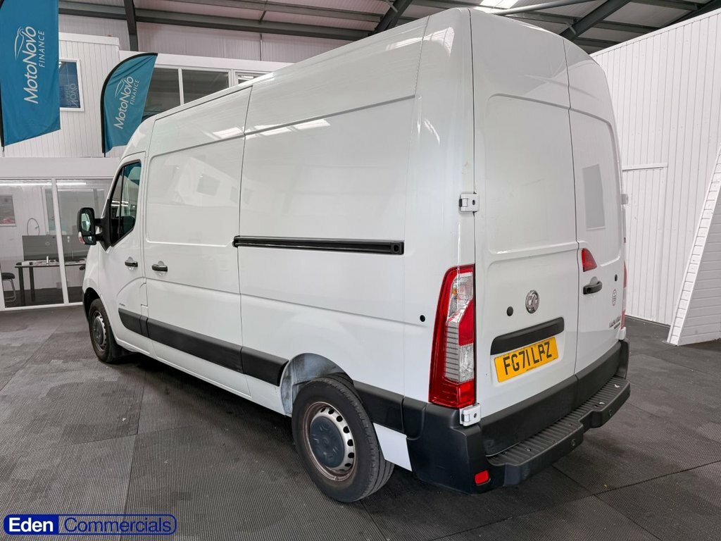 Vauxhall Movano 2.3L Edition White #6