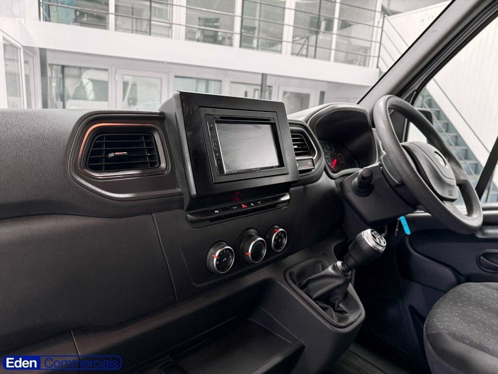 Vauxhall Movano 2.3L Edition White #3
