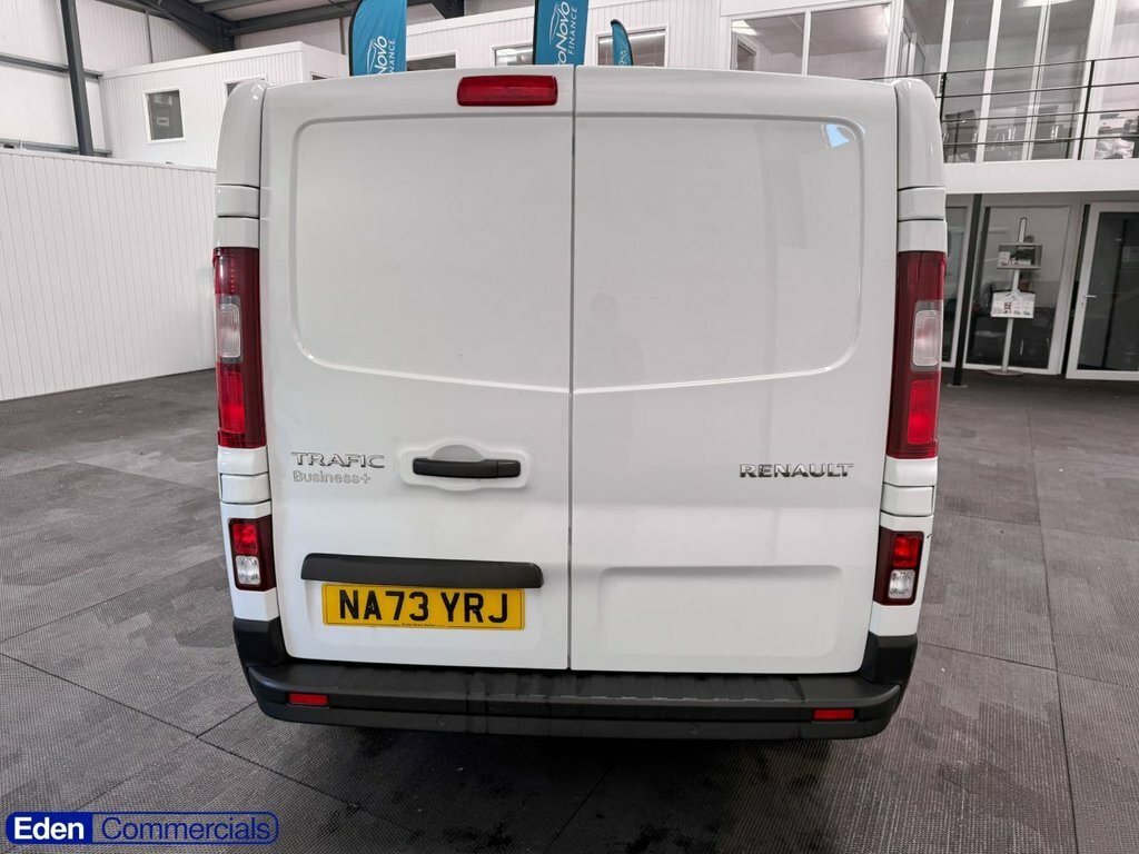 Renault Trafic 2L Business White #5