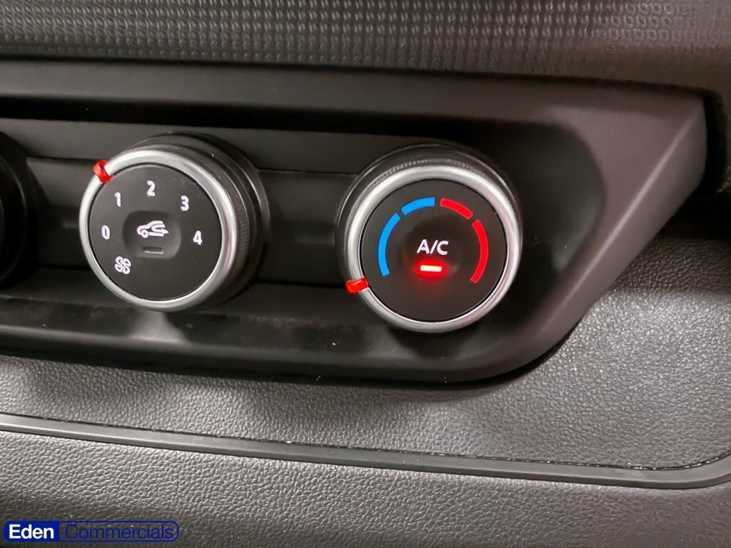 Renault Trafic Combi Van 2.0 Dci Blue 30 Sport Crew Van Lwb Euro Black #11