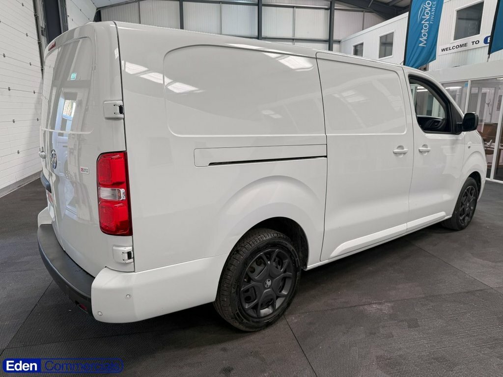 Vauxhall Vivaro 2L Pro 6Dr White #5