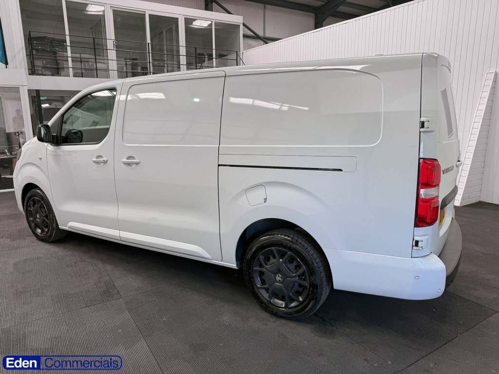 Vauxhall Vivaro 2L Pro 6Dr White #6