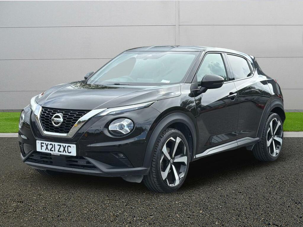Nissan Juke Tekna Black #3