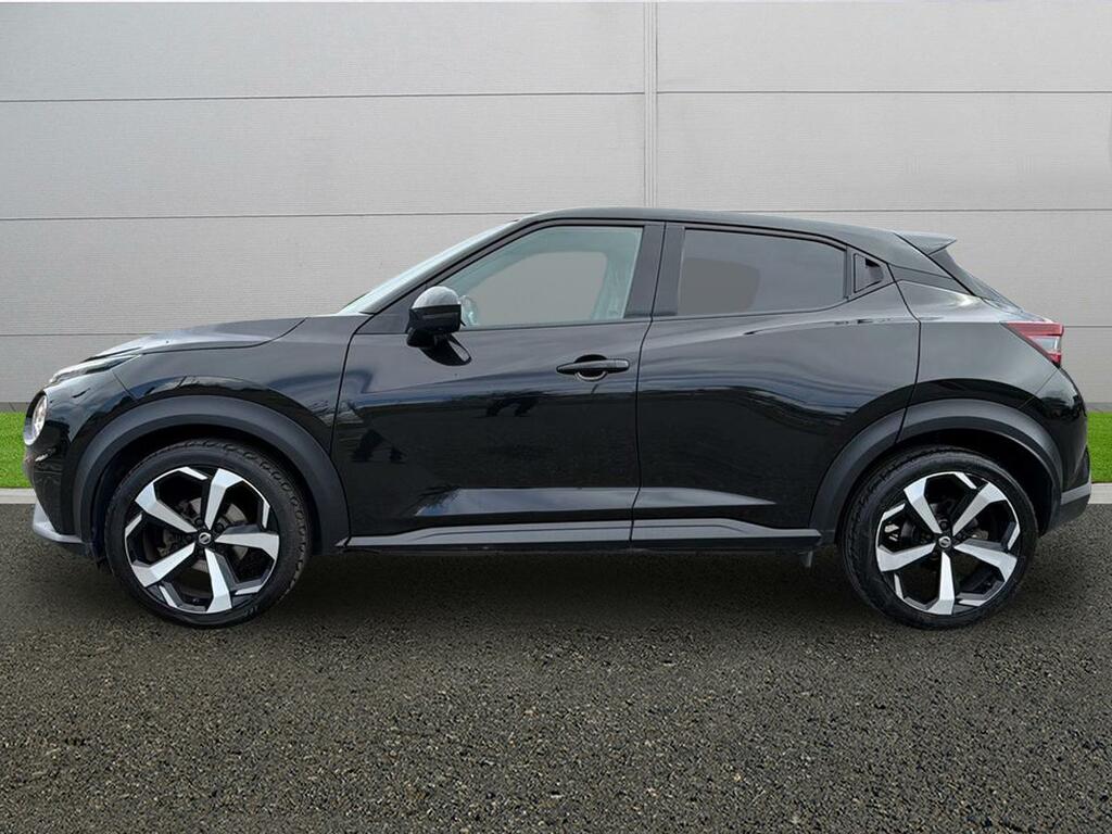 Nissan Juke Tekna Black #4
