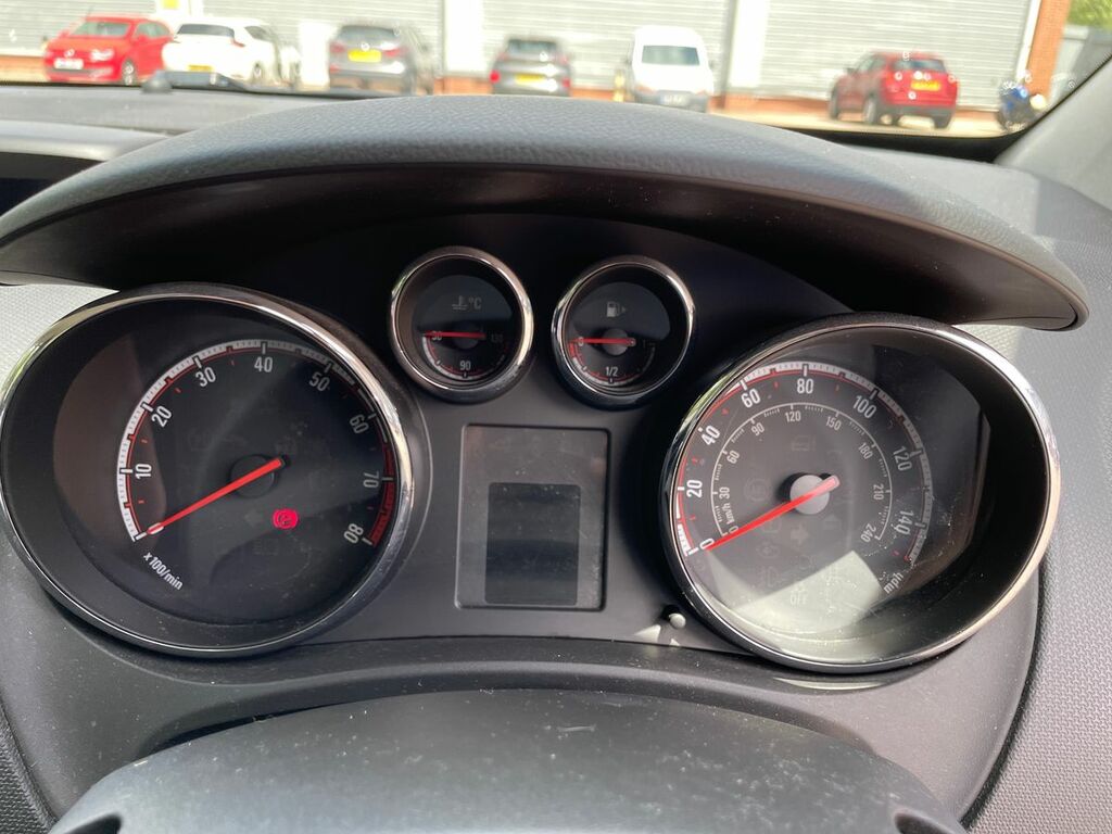 Vauxhall Meriva 1.4 Life 99 Bhp White #14