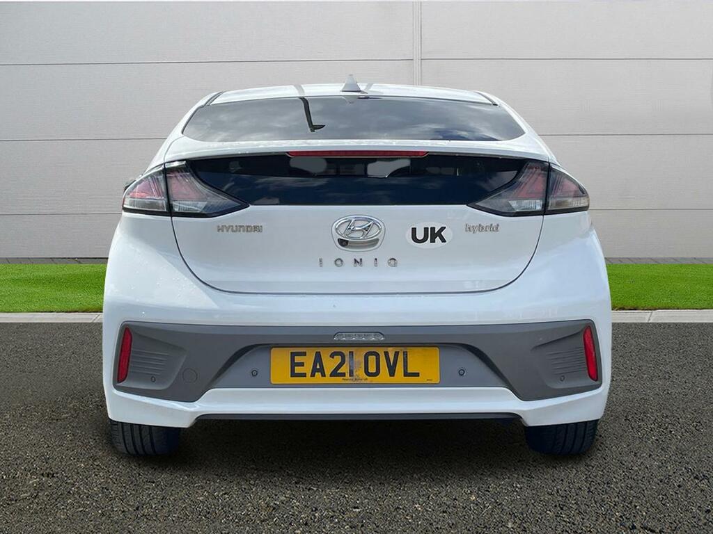 Hyundai Ioniq Premium Se White #6