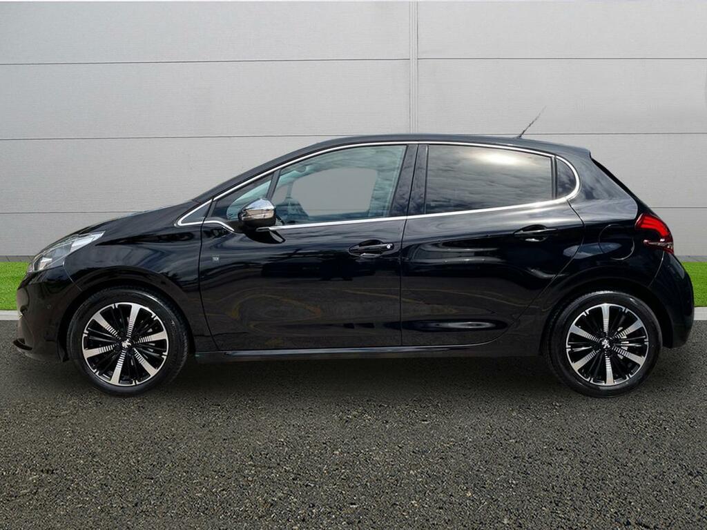 Peugeot 208 Tech Edition Black #4