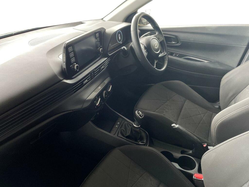 Hyundai Bayon Se Connect Black #10