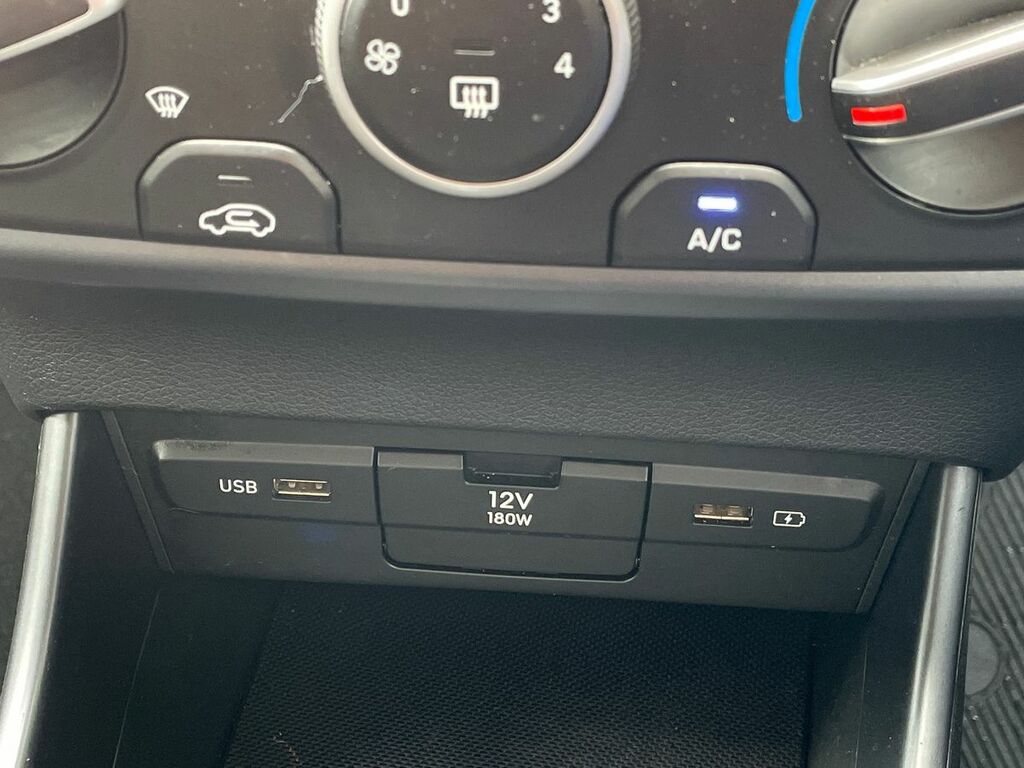 Hyundai Bayon Se Connect Black #30