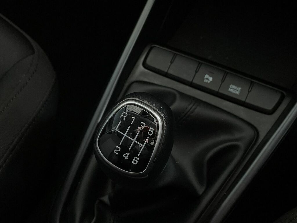 Hyundai Bayon Se Connect Black #19