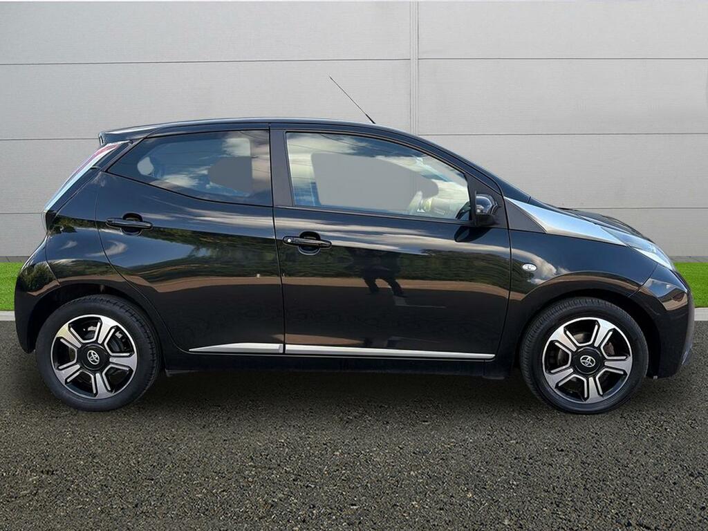 Toyota Aygo X X-pression White #8