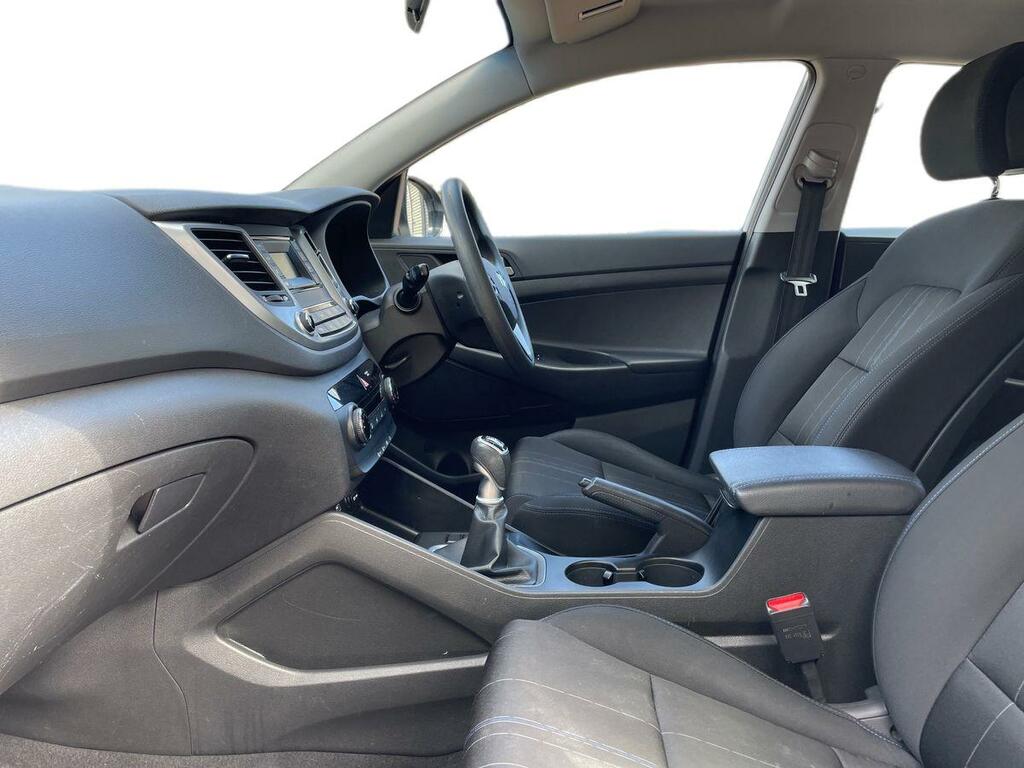 Hyundai Tucson Grey #10