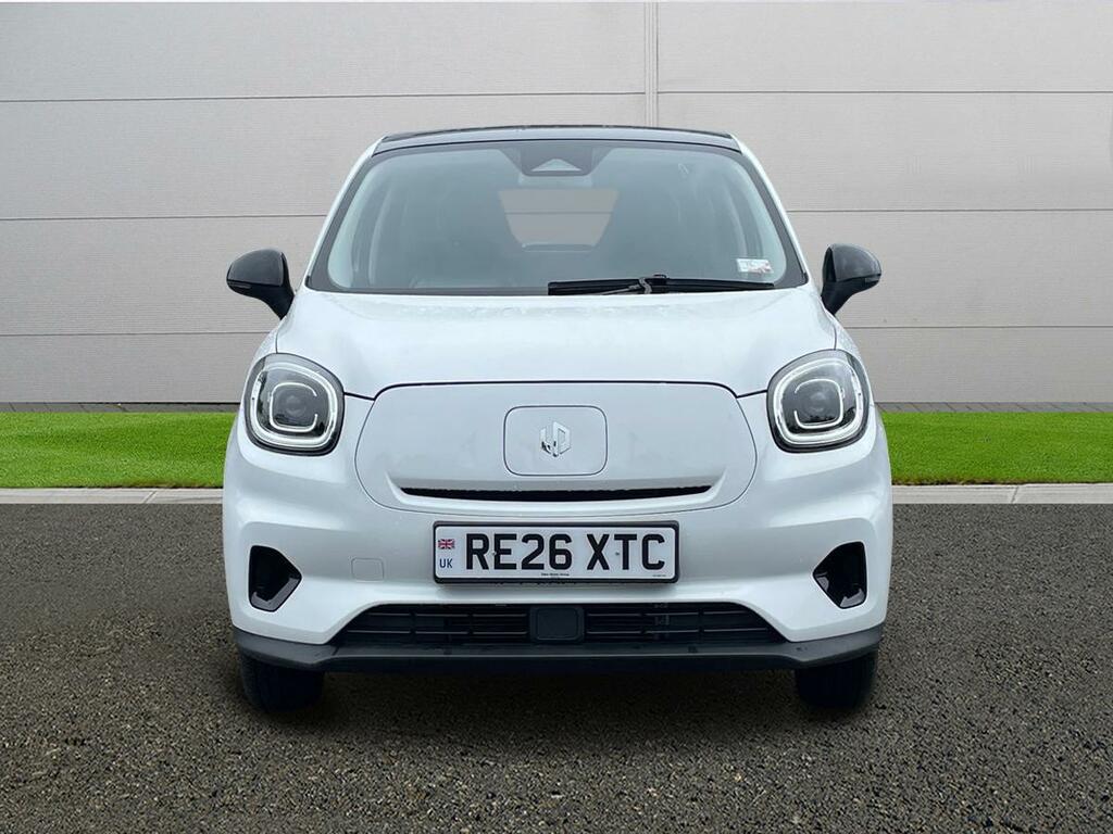 Leapmotor T03 Hatchback White #2