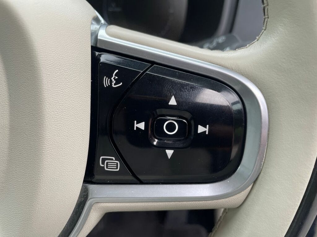 Volvo XC90 R Design Black #17