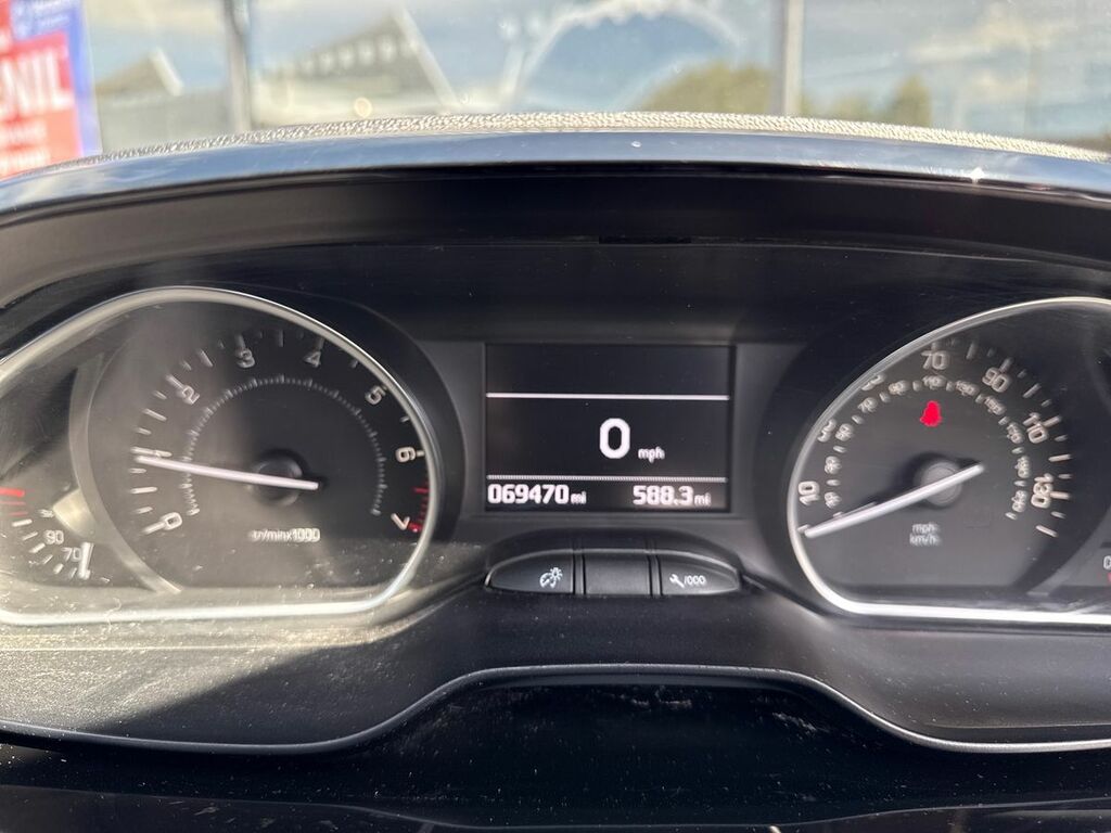 Peugeot 208 Active White #14
