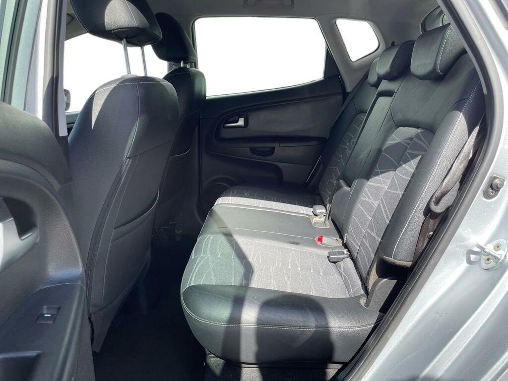 Kia Venga 1.6 3 6 White #11
