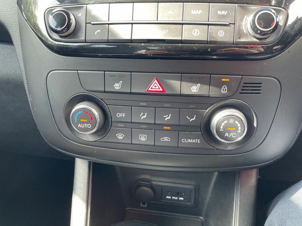 Kia Venga 1.6 3 6 White #18