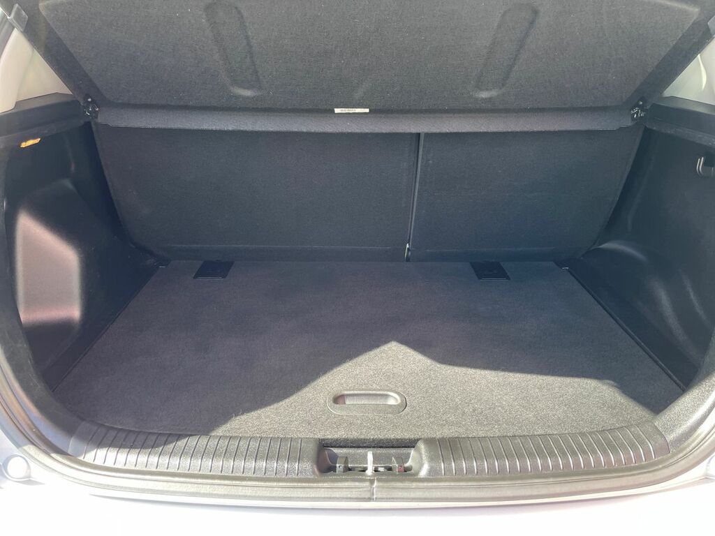 Kia Venga 1.6 3 6 White #12