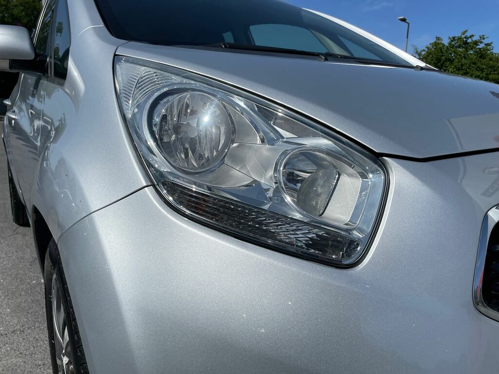 Kia Venga 1.6 3 6 White #21