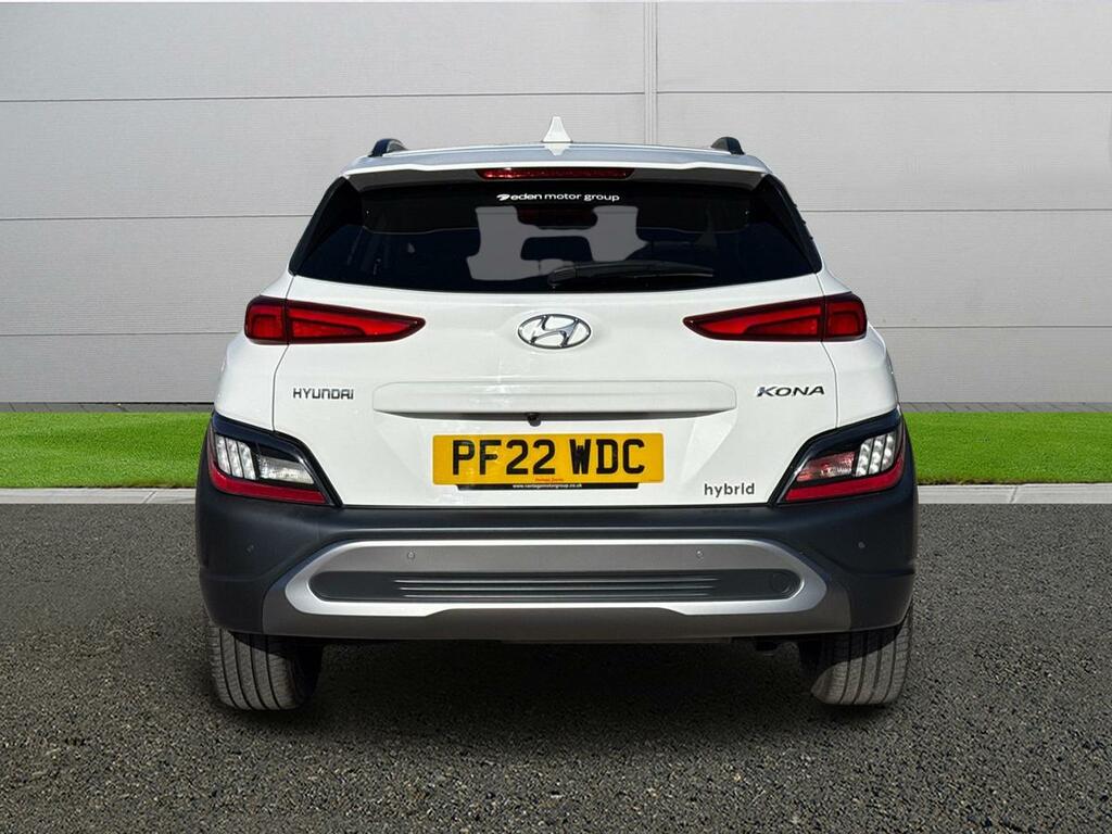 Hyundai Kona Premium White #6