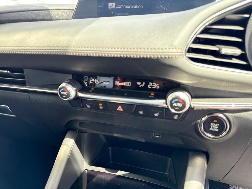 Mazda 3 2.0 E-skyactiv G Mhev Sport Lux Red #18
