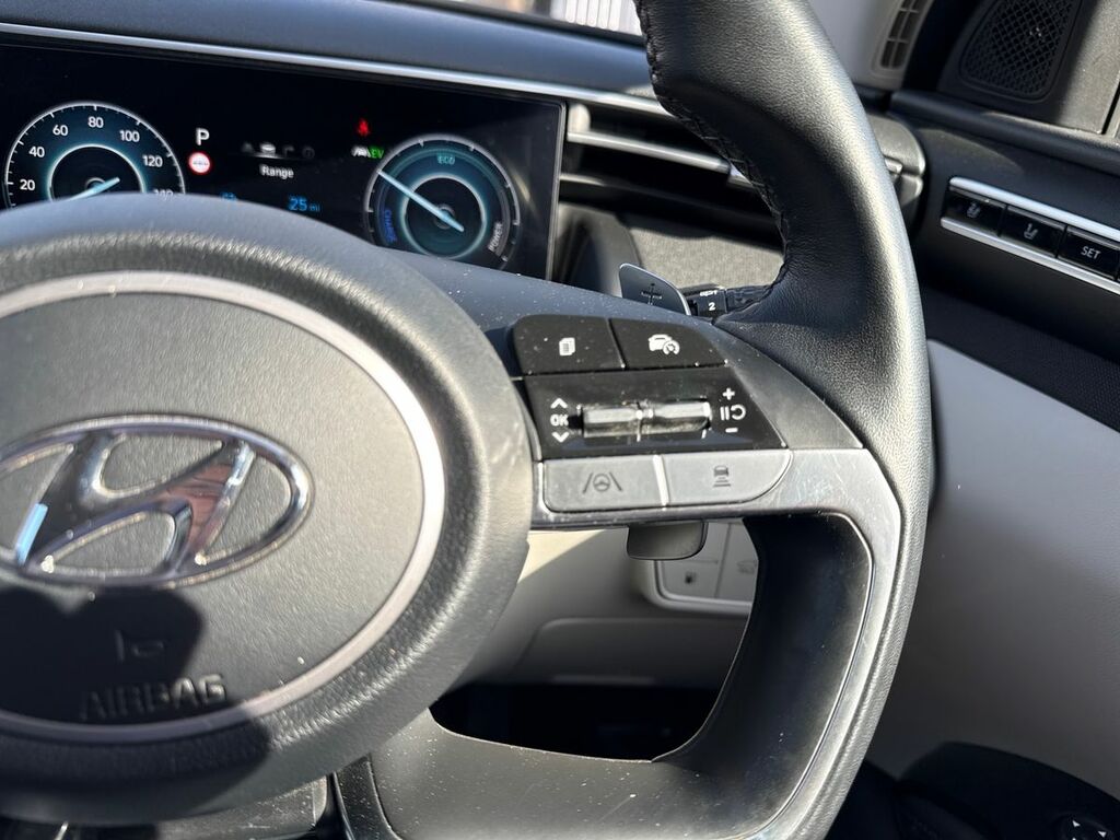 Hyundai Tucson Ultimate Red #17