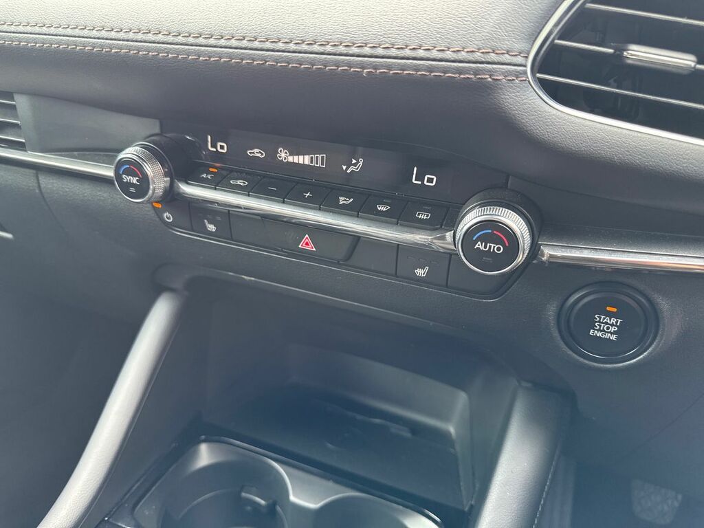 Mazda 3 2.0 E-skyactiv-x Mhev Takumi Hatchback Red #18