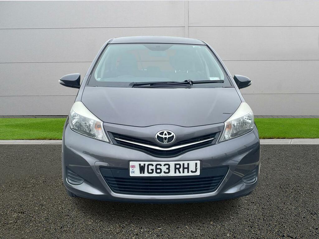 Toyota Yaris Hatchback White #2