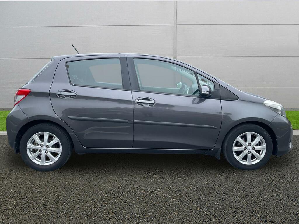 Toyota Yaris Hatchback White #8