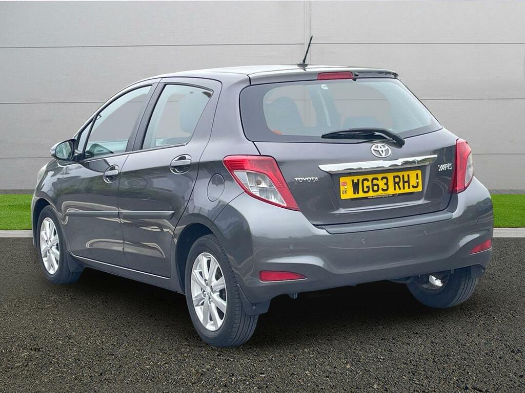 Toyota Yaris Hatchback White #5