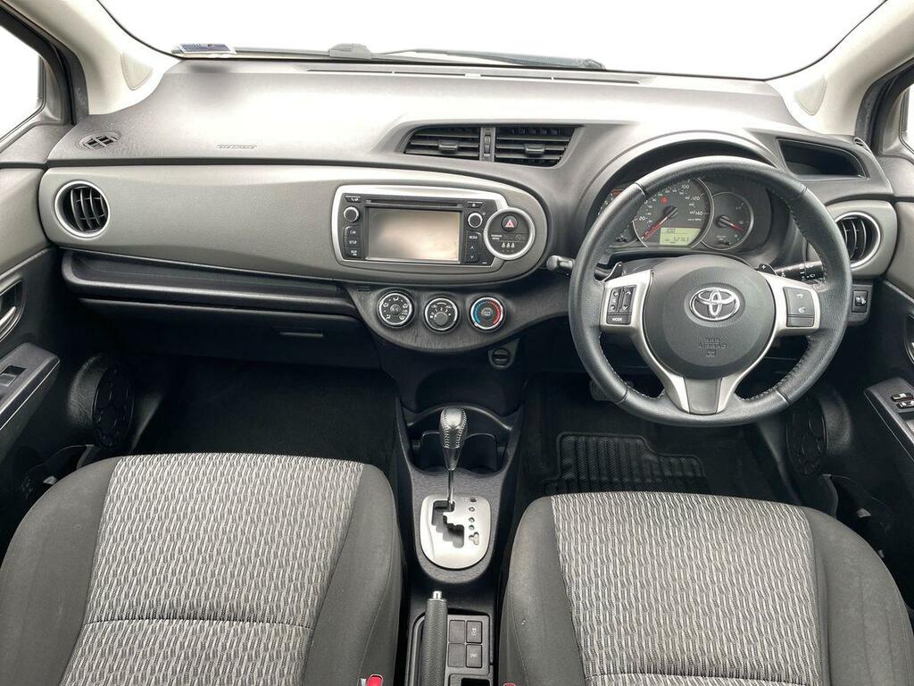 Toyota Yaris Hatchback White #13