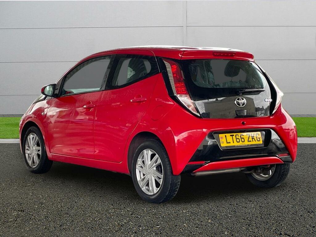 Toyota Aygo X X-pression Red #5